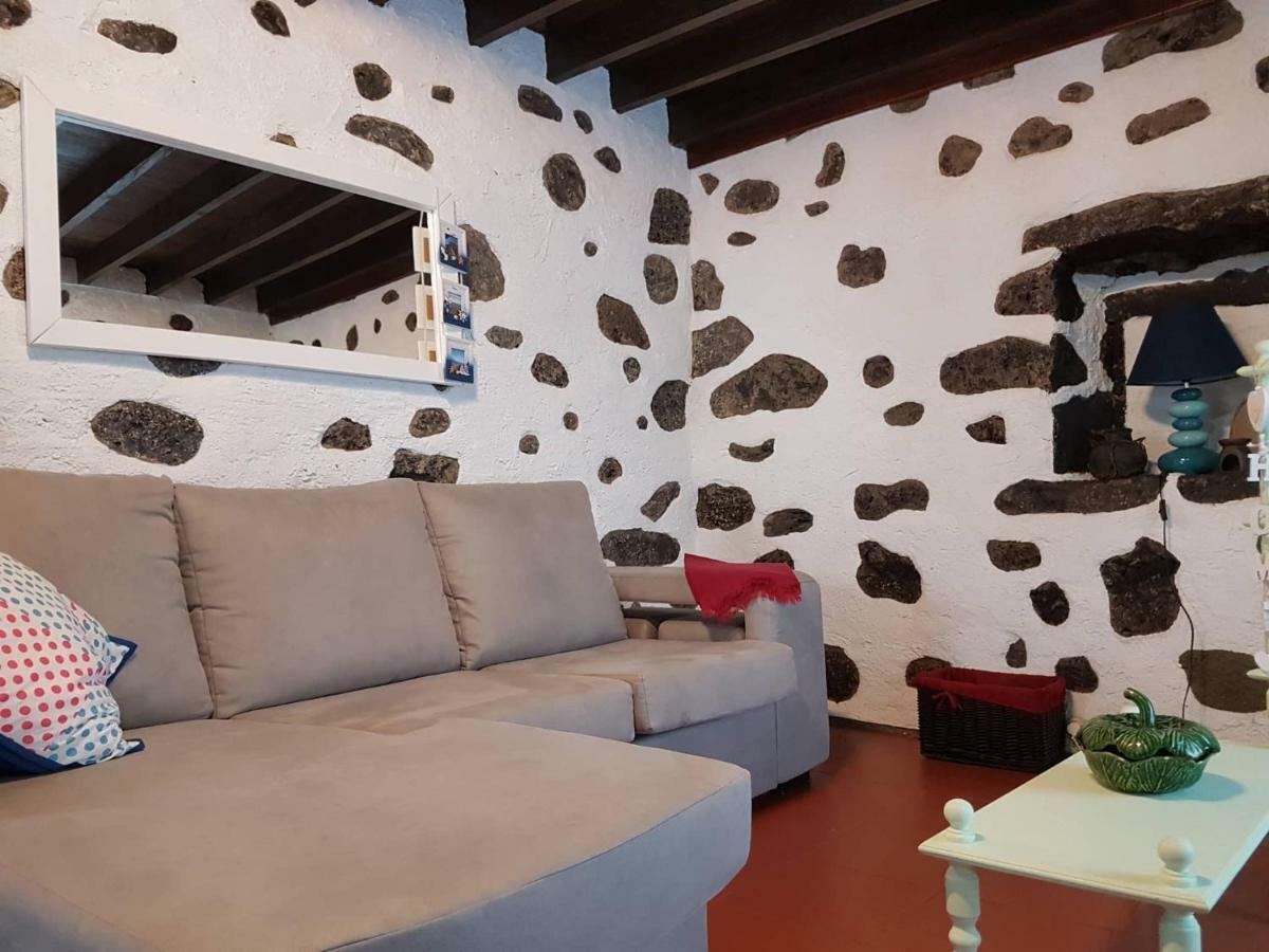 Join Our Relaxed House Near The Beach - Mosteiros Моштейруш Экстерьер фото